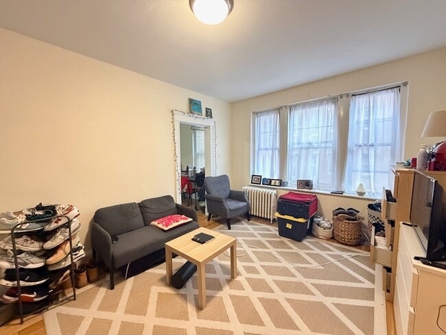 Building Photo - 64 Queensberry St