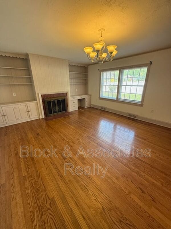 Building Photo - 227 Lexington Rd