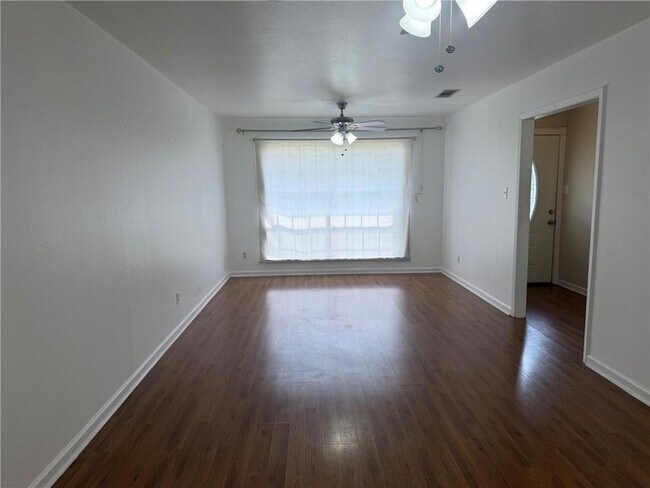 Building Photo - 1546 Wildwood Ln