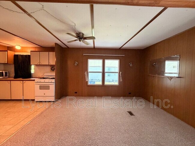 Building Photo - 140 Lamplighter Ln