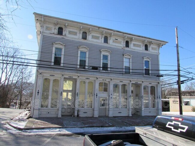 Primary Photo - 421 Canal St