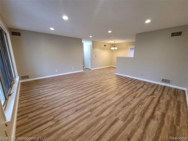 Building Photo - 2534 Depew Dr