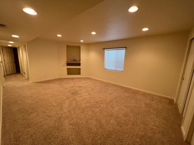 Building Photo - Literally One Block Away From Skyview Middle School