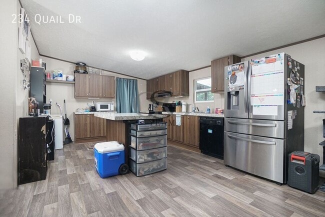 Building Photo - 234 Quail Dr