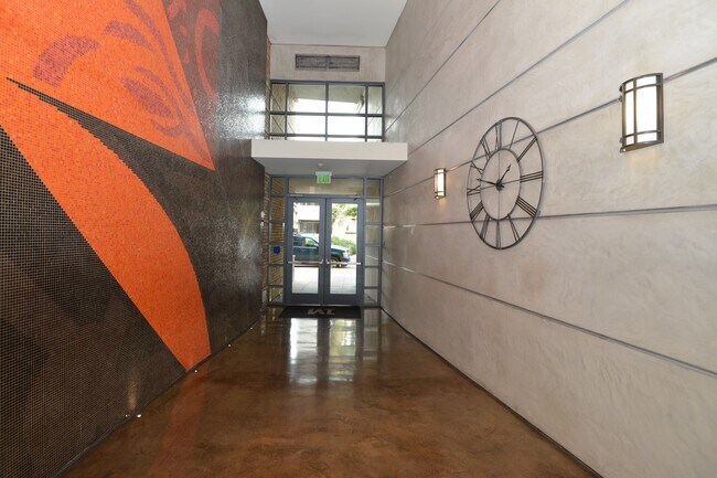 Foyer - 845 Fort Stockton Dr