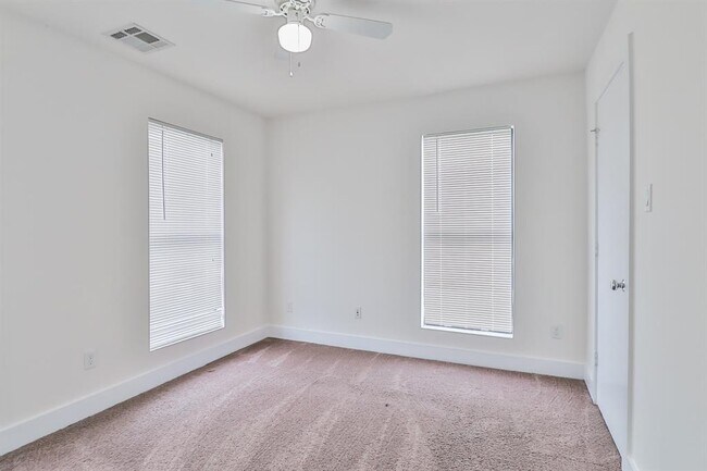 Building Photo - 4403 Austin St