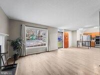 Building Photo - 6586 Hemlock Point Rd