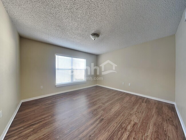 Building Photo - 6936 Crown Lake Dr