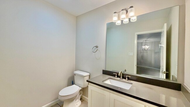 Building Photo - 10902 International Blvd