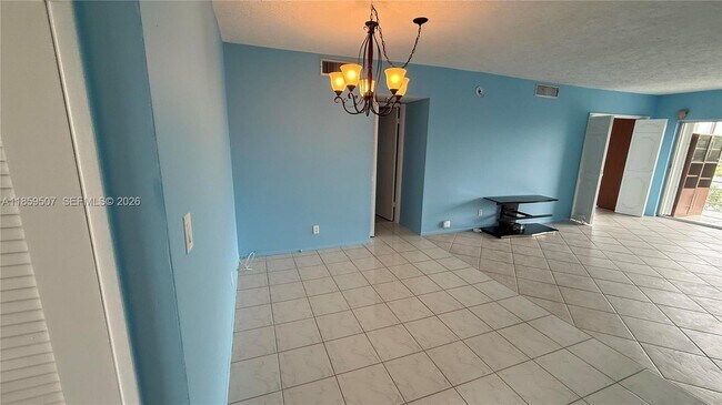 Building Photo - 2671 S Course Dr