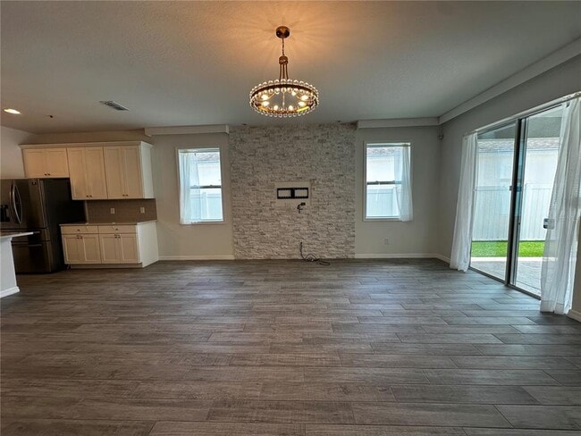 Building Photo - 15512 Sunquat Dr