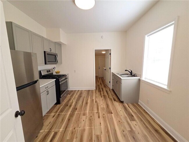 Building Photo - 1624 N Miro St