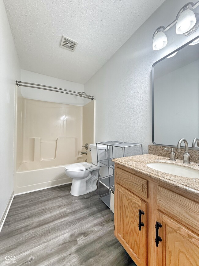 Building Photo - 776 Alvey Ct