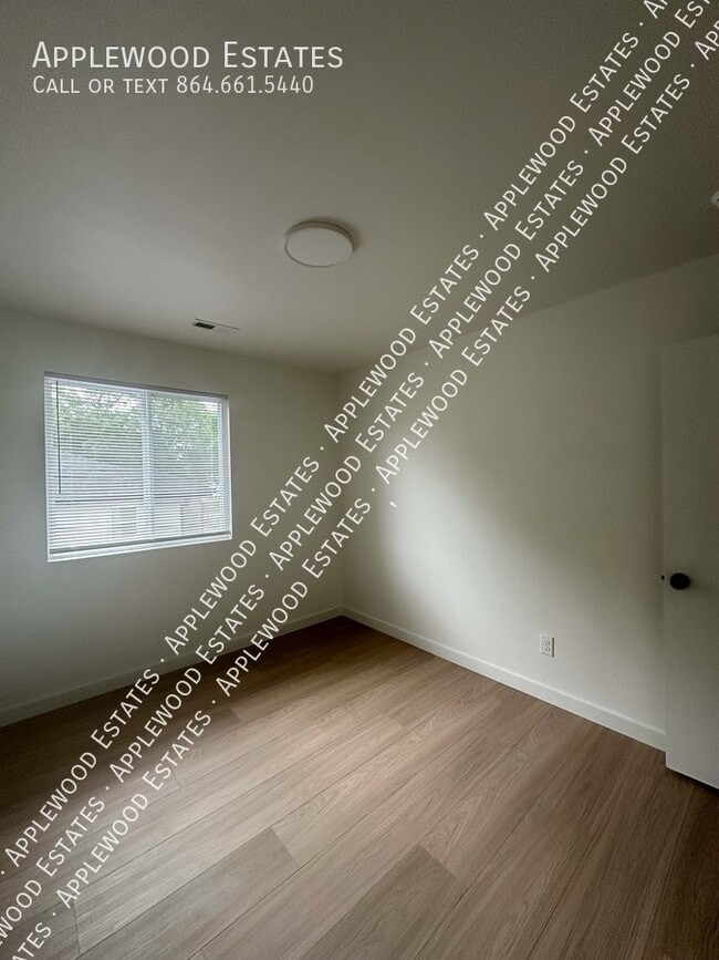 Building Photo - 36 Saxon Heights