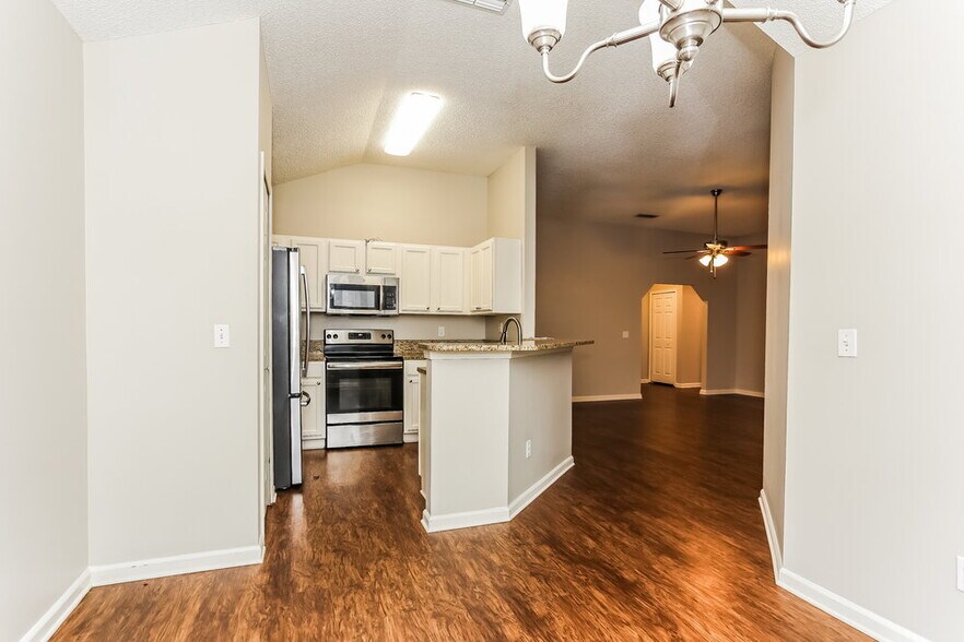 Building Photo - 3250 Guernsey Ct