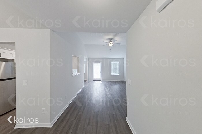 Building Photo - 203 Redwood Ct