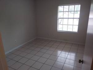 Building Photo - 810 Meadowbrook Dr