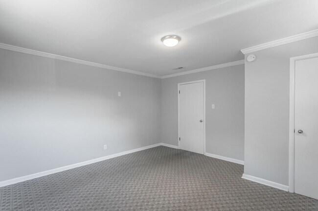 Building Photo - 719 Mcgowan Rd