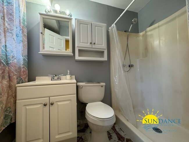 Building Photo - Charming 4-Bedroom Home in Fantastic Neigh...