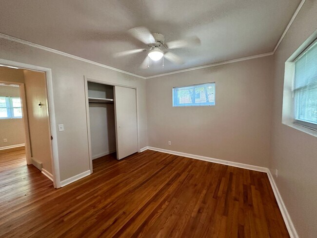 Building Photo - 3221 Foxhall Rd