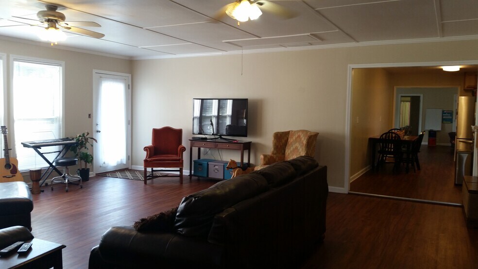 Building Photo - 2875 Dishroom Road