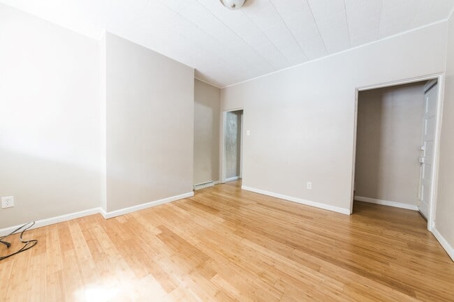 Building Photo - AVAILABLE JUNE 2026 - 3 Bedroom Home in Prime MT. WASHINGTON Location!