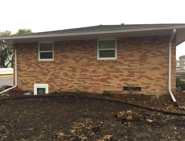 Building Photo - 521 6th Avenue Northeast