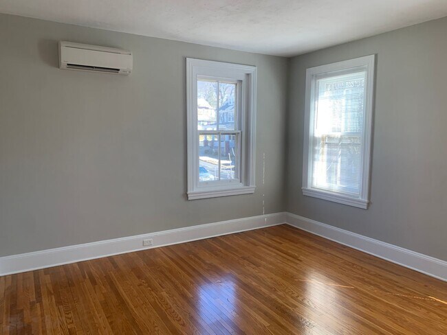 Building Photo - 718 Cattell St