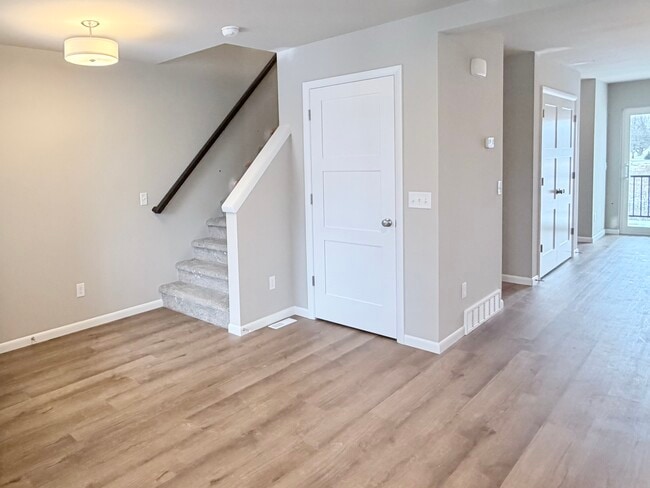 Building Photo - 10120 Mosaic Way