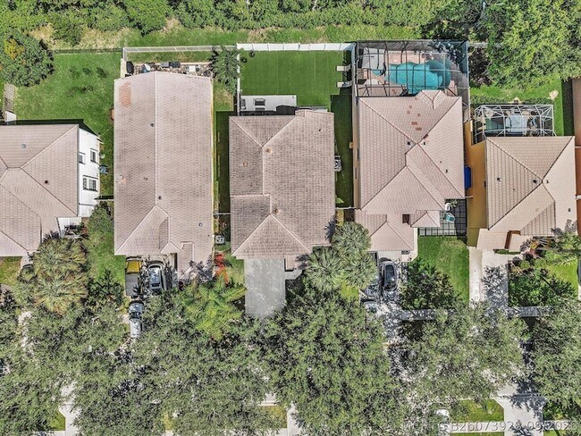 Building Photo - 7834 Oak Grove Cir