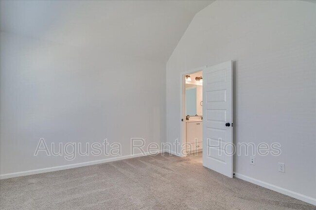 Building Photo - 528 Fermoy Ln