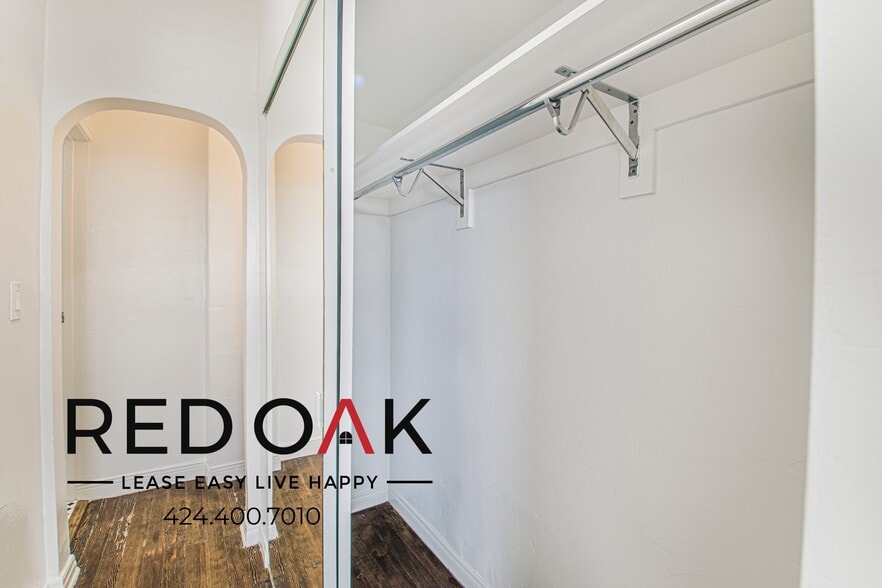 Building Photo - 4811 Melrose Ave