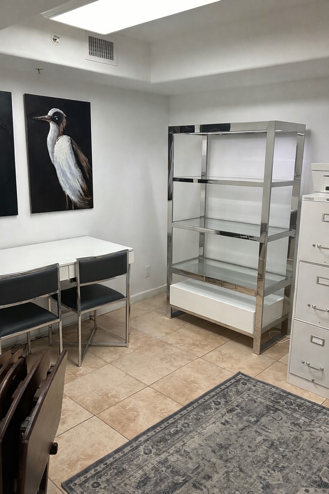 Building Photo - 561 Casa Bella Dr