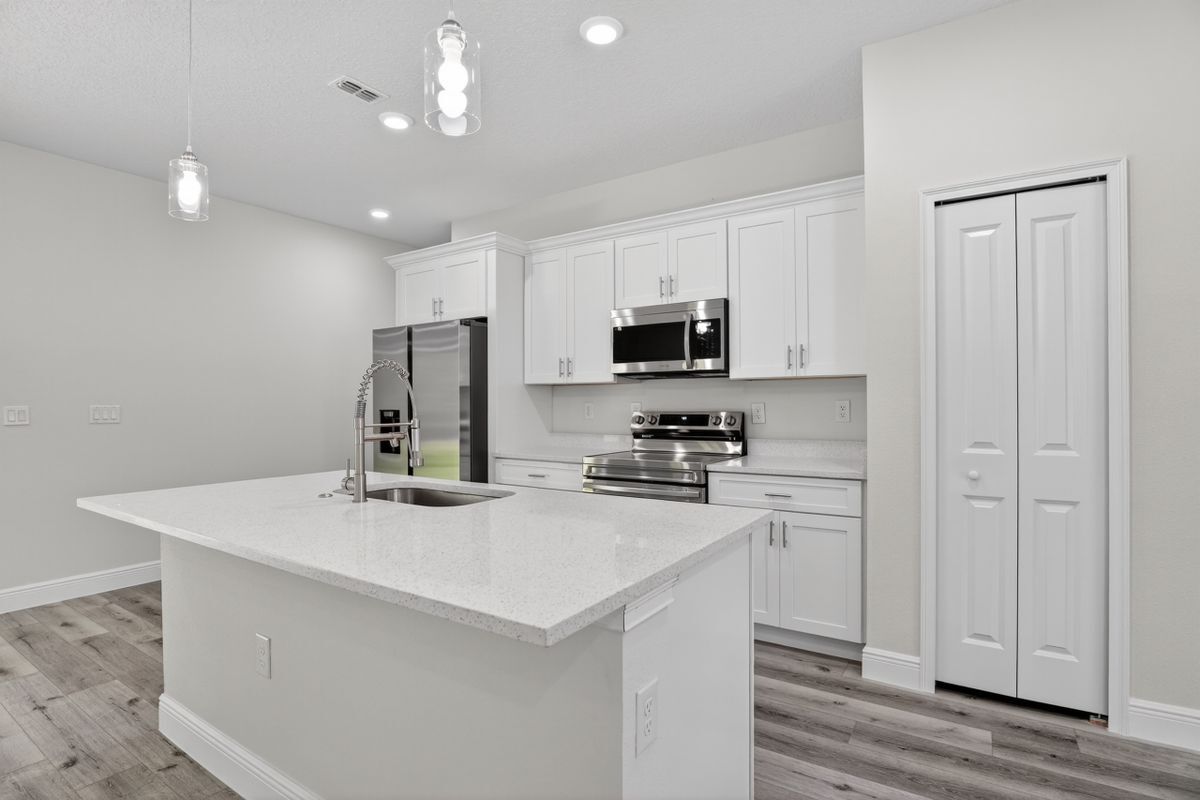 Building Photo - 7938 N Maltese Dr