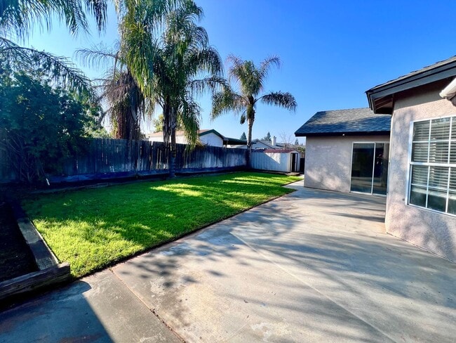 Building Photo - $2,750 West Fresno Near Island Water Park  4 Bed W. San Ramon