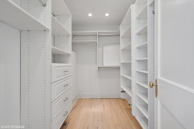 Building Photo - 619 Forest Ave