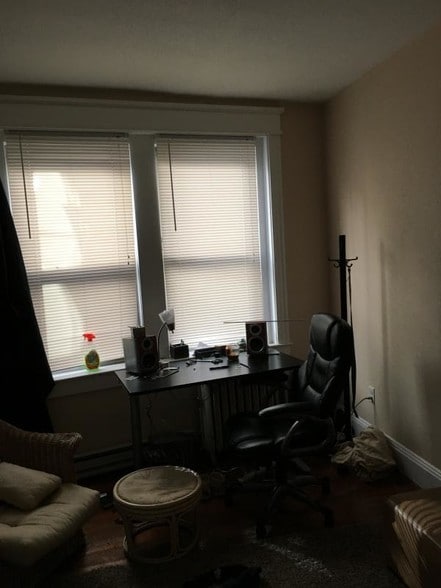 Building Photo - 55 Park Dr