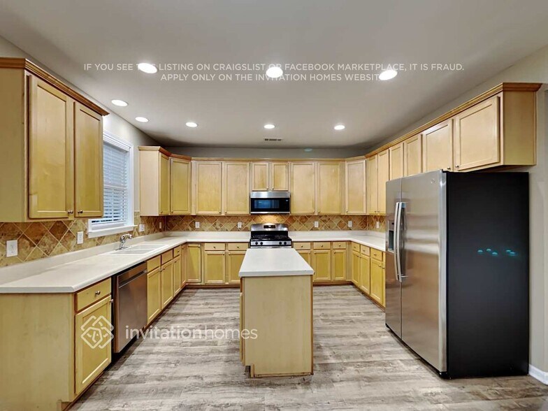 Building Photo - 1320 Loowit Falls Way