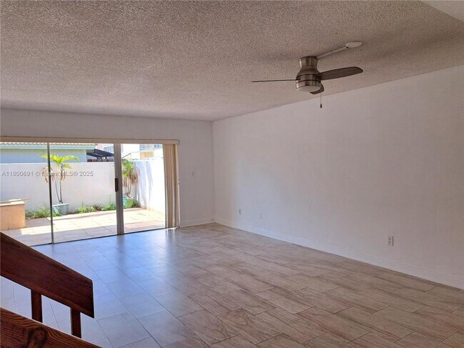 Building Photo - 3 bedroom in Aventura FL 33180