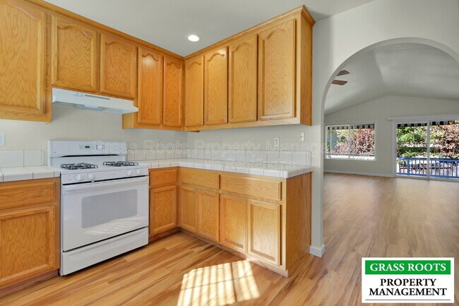 Building Photo - 315 Vistamont Dr