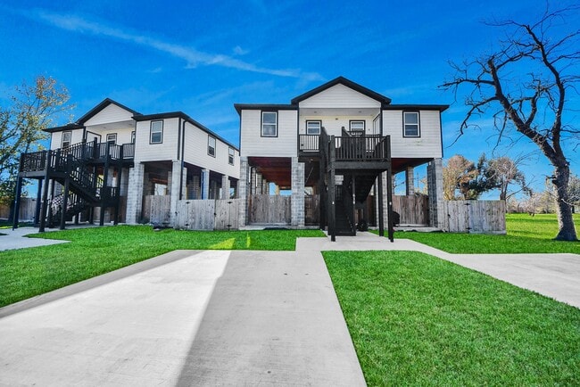 Building Photo - 618 Maple Way St