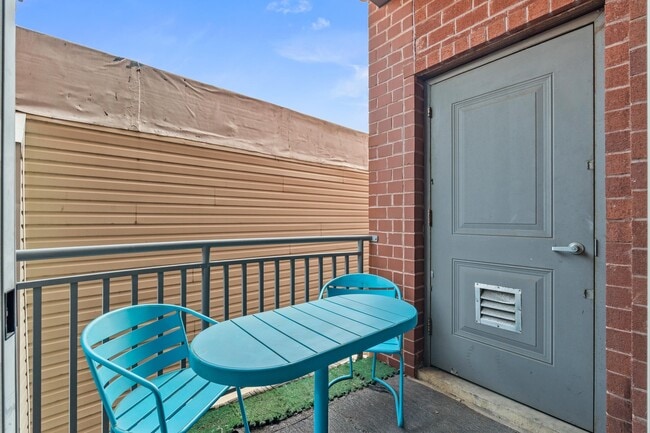 Building Photo - 172 Culver Ave