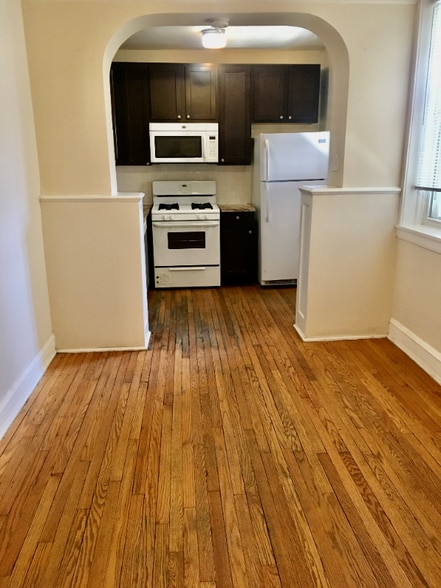 Building Photo - 2351 N Kenneth Ave