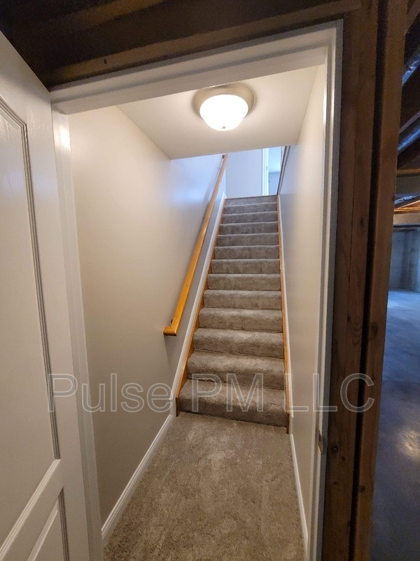 Building Photo - 10189 Chestnut Oak Dr