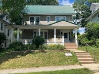 Building Photo - Large Four Bedroom Home