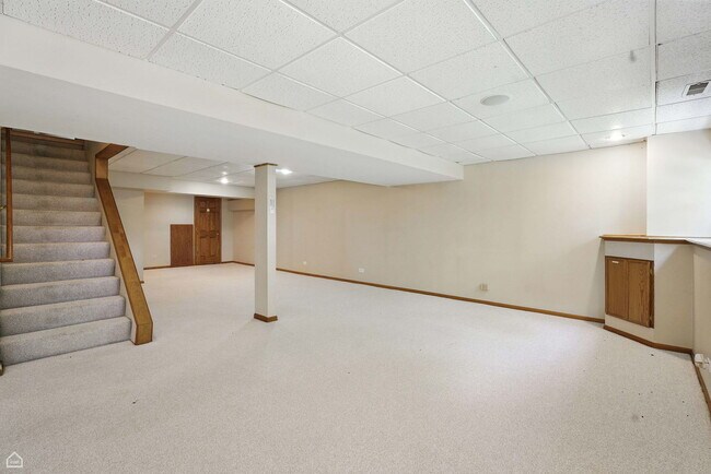 Building Photo - 223 Mistwood Ln