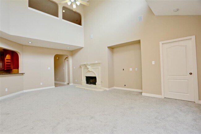 Building Photo - 14010 Norhill Pointe Dr