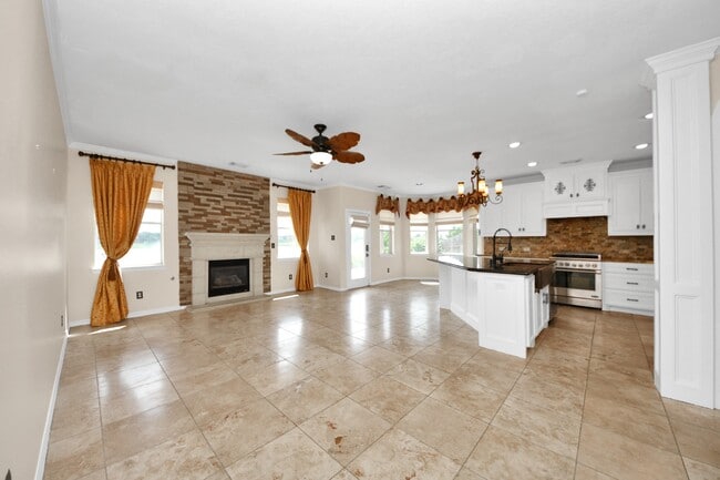 Building Photo - 1805 Jasmine Hollow Ln
