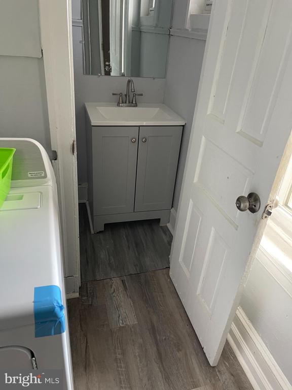 Building Photo - 127 E Coulter St