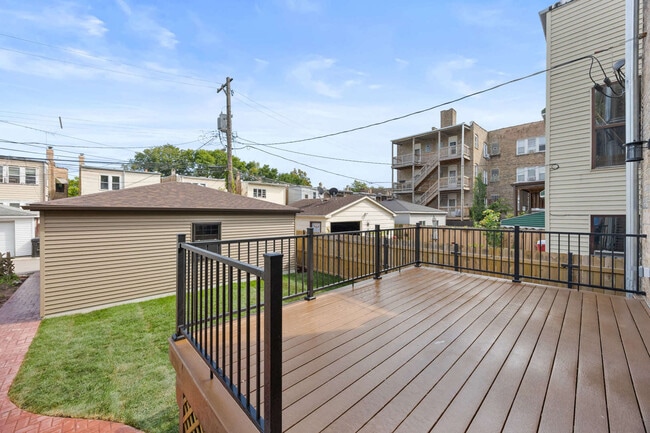 Building Photo - 4437 N Whipple St